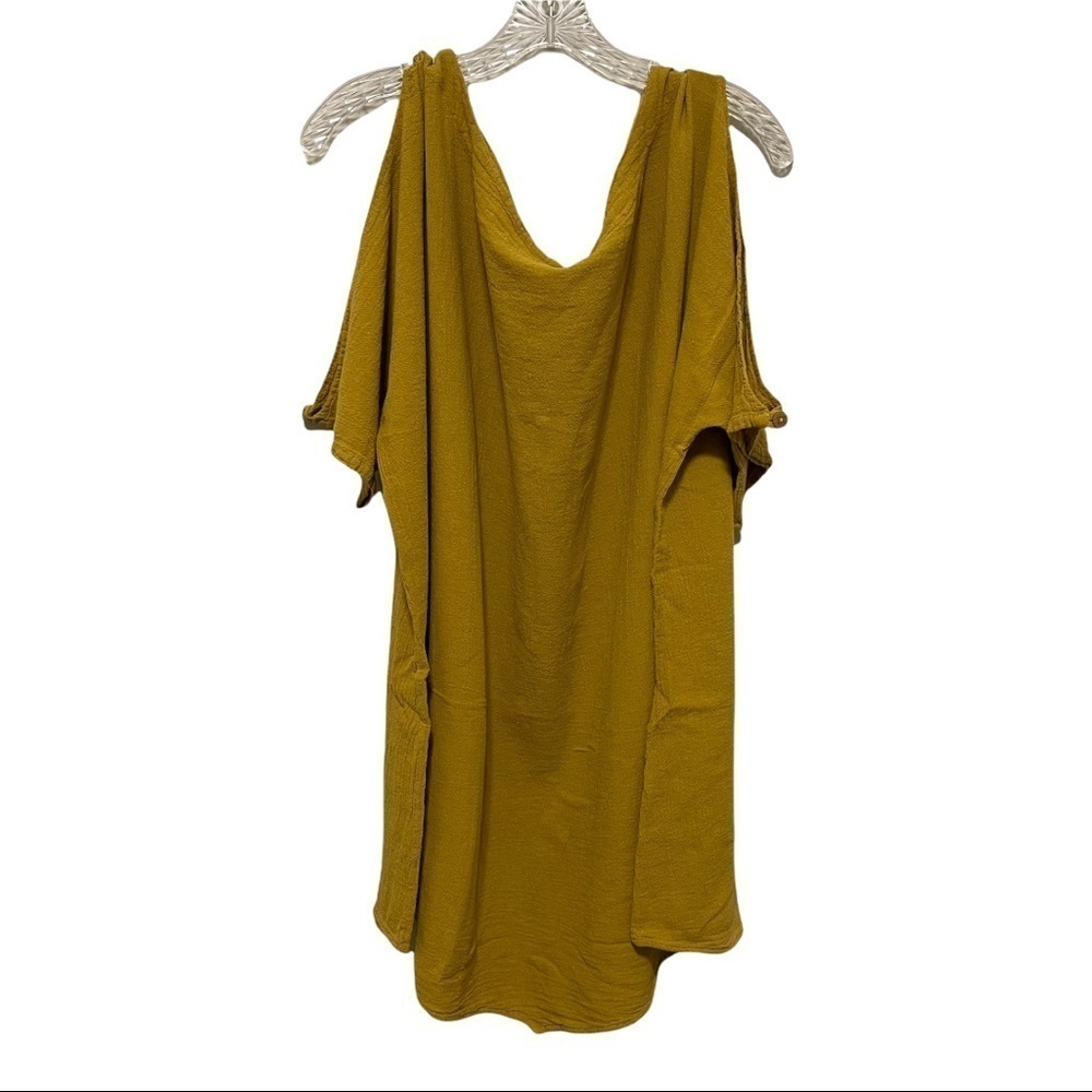 NWT Cecilia Nathsl Woman Top Size XXL